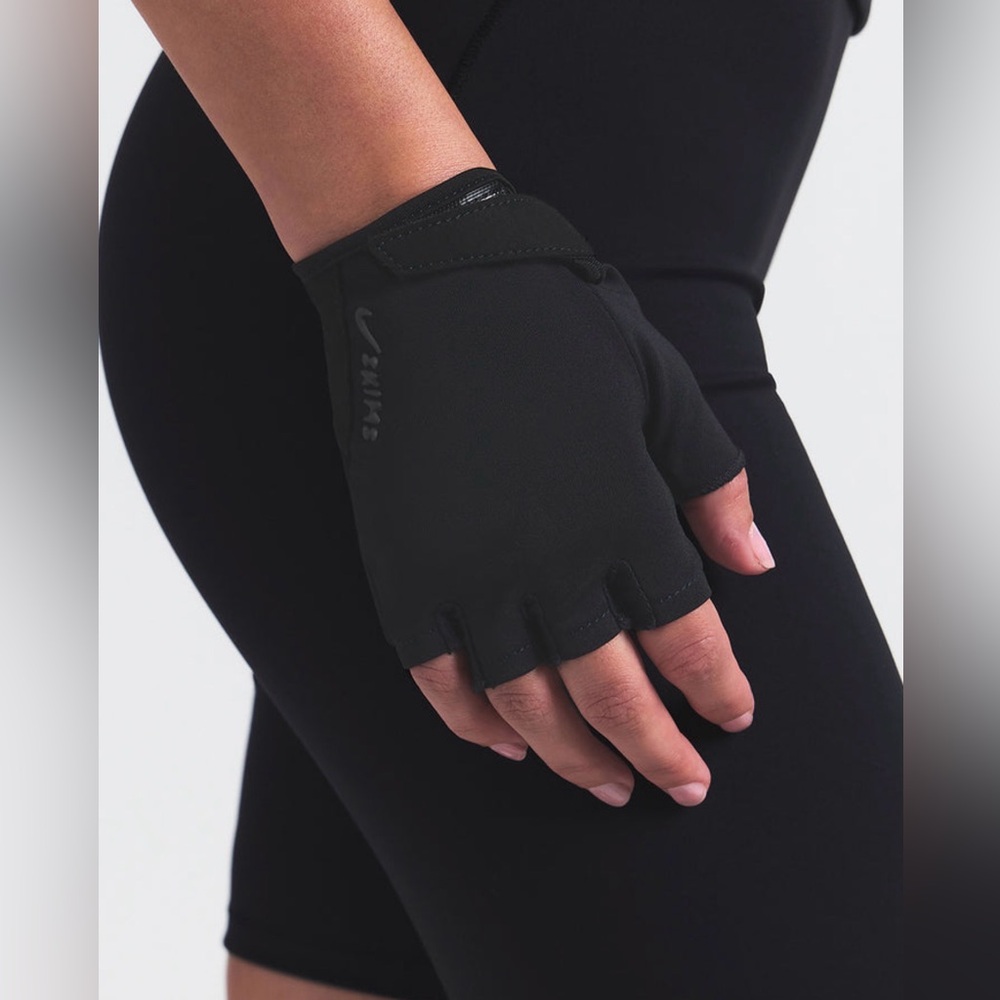 Nike Skims Nikeskims Black Training Gloves NEW SZ LARGE